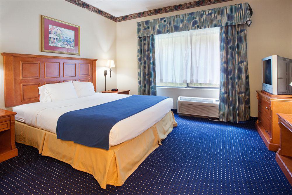 Savannah Gateway Hotel & Suites Georgetown الغرفة الصورة